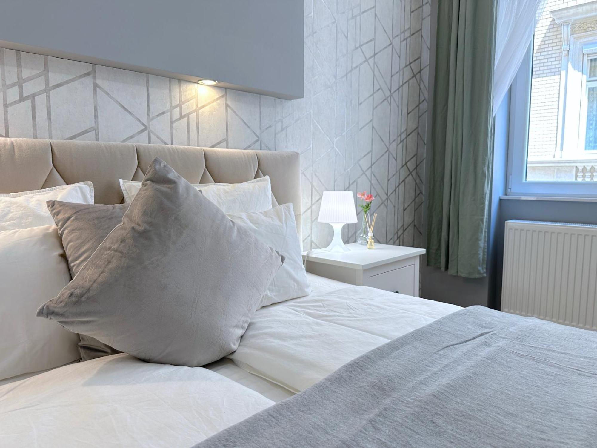 Lovely 3-bedroom In Downtown With Modern Design And Ac Boedapest