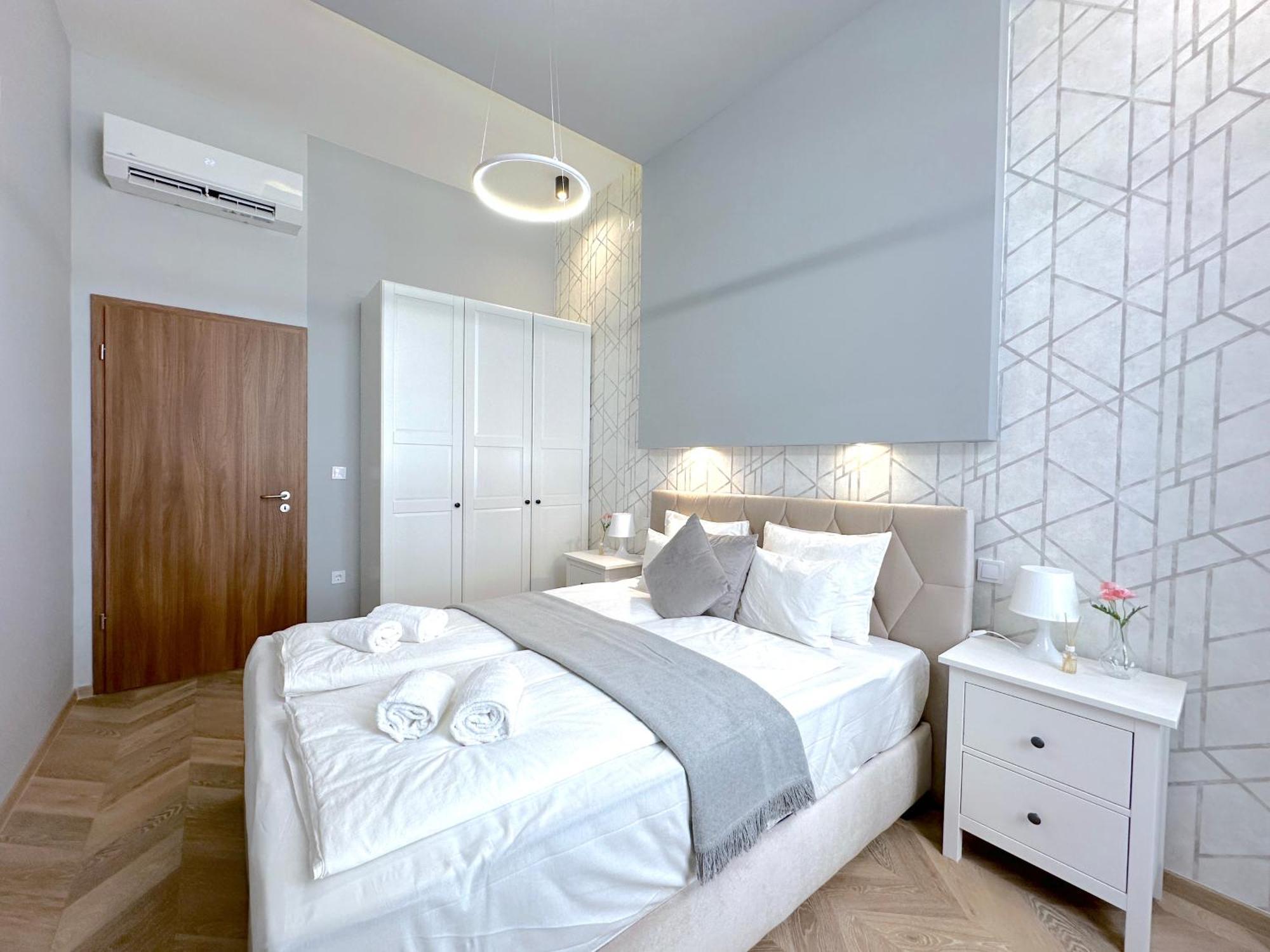 Lovely 3-bedroom In Downtown With Modern Design And Ac Boedapest