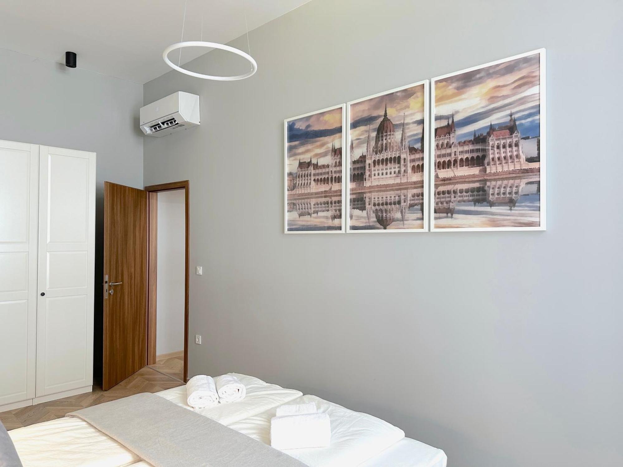 Appartement Lovely 3-bedroom In Downtown With Modern Design And Ac